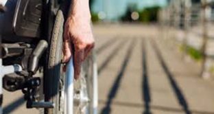 Pensione di invalidità, cosa succede a 67 anni anche ai titolari di 104