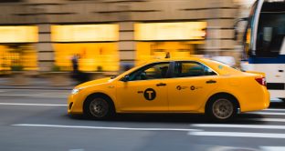 Bonus taxi 2021 in scadenza, meglio affrettarsi: importo, requisiti e beneficiari
