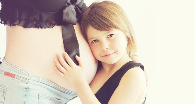 Assegno unico donne in gravidanza: quando si può fare domanda?