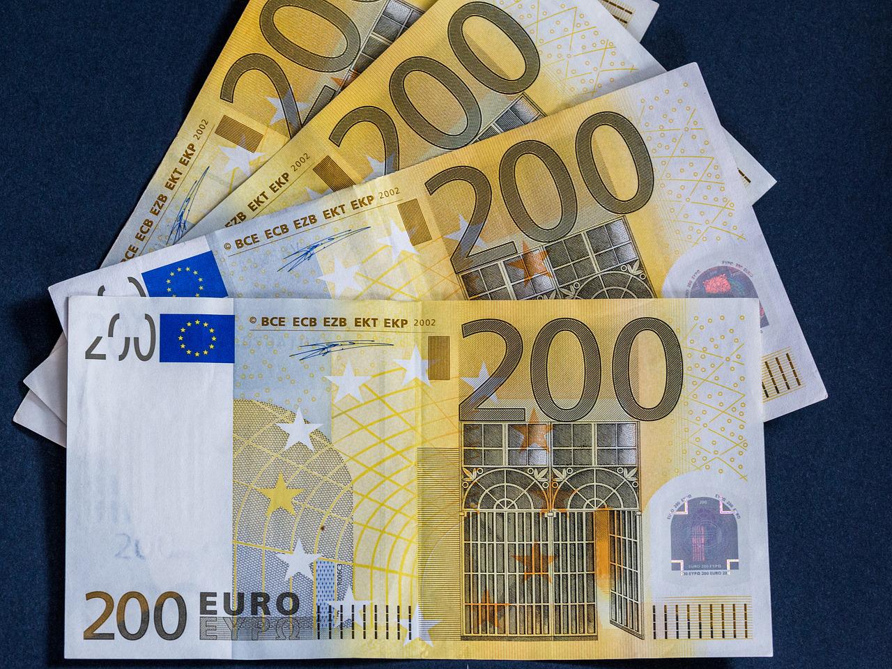 Bonus 200 euro colf e badanti, tempi di pagamento non uguale tutti