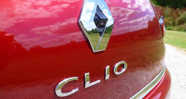 La nuova Renault Clio dovrebbe debuttare tra la fine del 2018 e gli inizi del 2019.