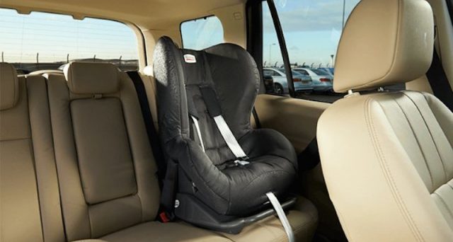 Seggiolini salva-bebè: approvata la legge al Senato la loro presenza in auto diventa un obbligo per il trasporto di bambini fino a 4 anni di età.