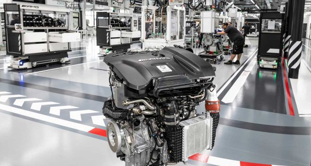 Mercedes ha mostrato il nuovo motore M 139. Si tratta del motore quattro cilindri più potente al mondo con i suoi 421 cavalli