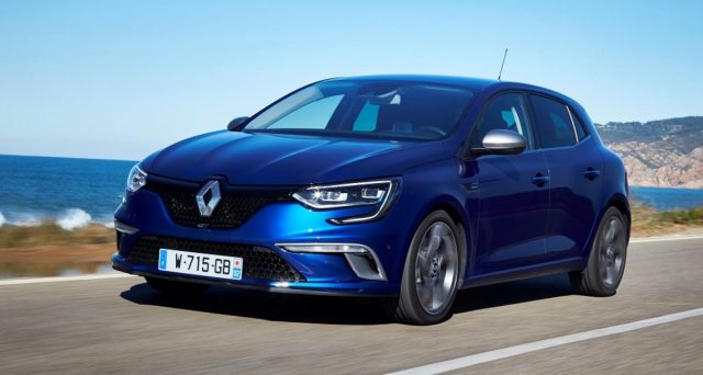 Renault ha aggiornato la gamma di Megane con nuova tecnologia per l'abitacolo, un modello RS aggiornato e la prima variante ibrida plug-in 