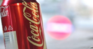 Coca Cola ritirata per avvelenamento, lesioni a esofago e stomaco