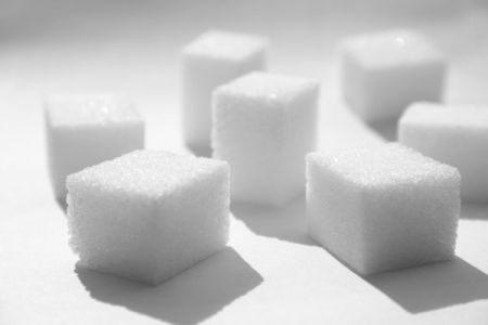 Il nemico numero uno degli ipertesi non è il sale ma lo zucchero: guardiamo perchè