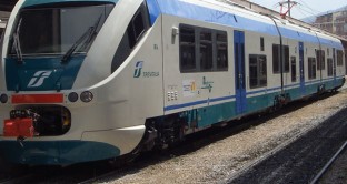 Si ferma il personale Trenitalia domani 22 marzo in Calabria, sciopero dei treni, ecco gli orari dello stop.