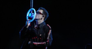 Il 1 dicembre esce il nuovo album degli U2 e da maggio 2018 al via un nuovo tour che dovrebbe interessare anche l'Italia. 