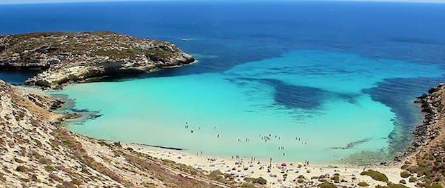 Spiagge più belle d’Italia 2017: la top 10 di TripAdvisor vede ancora sul podio la Spiaggia dei Conigli a Lampedusa, classifica europea premia la Spagna. 