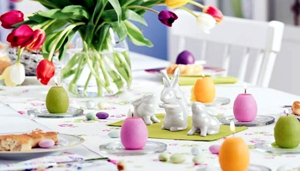 Pasqua 2017: idee facili e veloci per realizzare dei simpatici centrotavola pasquali, ghirlande da appendere e segnaposti con uova, fiori e simboli. 