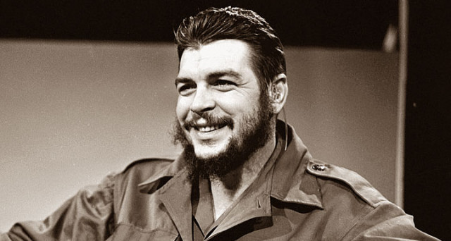 Che Guevara, insieme a Fidel Castro, fu il leader assoluto della rivoluzione cubana e morì in Bolivia dopo essersi unito alla lotta popolare contro il Governo Ortuno. Ciò avvenne il 9 ottobre 1967 ed oggi si celebra il cinquantenario della sua morte.
