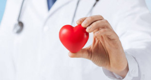Un farmaco rivoluzionario contro lo scompenso cardiaco: fa vivere più a lungo e bastano solo 2 pillole al giorno per stare meglio. 
