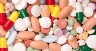 Spezzare le pastiglie per ingoiarle è pericoloso: ecco cosa potrebbe accadere. 