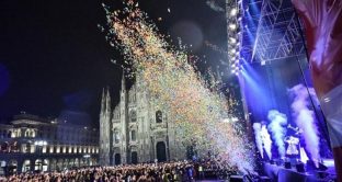 Ecco chi sarà in piazza il 31 dicembre 2019 per festeggiare il 2020 nelle principali città italiane tra cui Bologna, Roma, Milano, Napoli, Salerno e Genova.