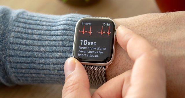 Nuovi testi per gli Apple Watch, possono fare un ECG con grande affidabilità.