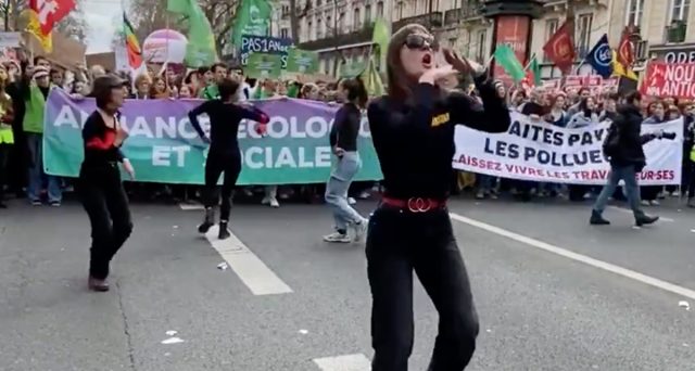 proteste pensioni in francia