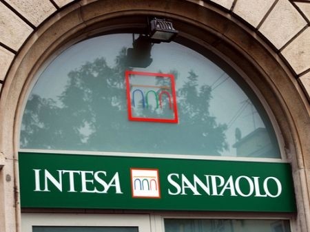 Intesa Sanpaolo riacquisterà bond senior delle banche venete per 4,75 miliardi in tutto al prezzo di 101,20