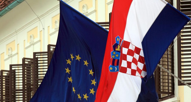 Investendo in Croazia si ottengono interessi maggiori. Nonostante il rating sia più basso di quello italiano, il rischio è contenuto