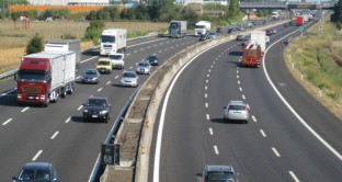 Autostrade per l’Italia ha collocato obbligazioni a tasso fisso 1,75% con durata dieci anni (XS1528093799). Taglio minimo 100.000 euro