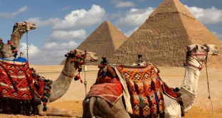 Nuovi bond Egitto sul mercato, in arrivo anche emissioni in euro. Fitch alza outlook assegnando rating 