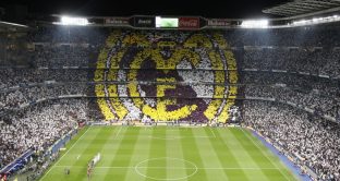 Il Real Madrid emetterà un bond da quasi mezzo miliardo per ristrutturare lo stadio Bernabeu? Diverse le voci, tra cui quella di un maxi-prestito delle banche. Ecco perché è un caso molto diverso dalla Juventus. 