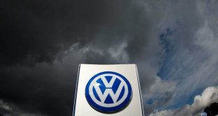 C'è voluto coraggio a comprare azioni e obbligazioni Volkswagen dopo lo scandalo sulle emissioni inquinanti del 2015. Vediamo se è stato premiato sul piano dei rendimenti. 