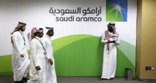 Fitch e Moody's hanno assegnato i rispettivi rating ad Aramco, la compagnia petrolifera statale dell'Arabia Saudita, risultata la più redditizia al mondo nel 2018 e che sta per emettere un bond in dollari per almeno 10 miliardi. 