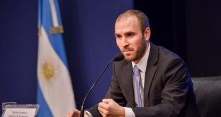L'Argentina ha pubblicato l'elenco dei titoli di stato emessi sotto la legge straniera e che saranno oggetto di rinegoziazione con i creditori. E i prezzi crollano ai livelli appetibili per i fondi 