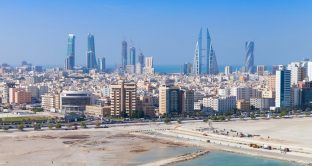 L'ultima emissione del Bahrein è avvenuta con successo. Il bond in dollari in scadenza nel 2032 offre cedola e rendimento elevati, ma lo sono anche i rischi. 