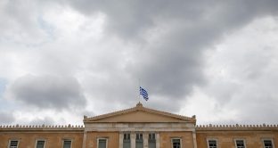 Nel bel mezzo delle tensioni con la Turchia, Atene ha raccolto 2,5 miliardi di euro, probabilmente destinati almeno in parte alla spesa militare, a costi molto contenuti. 