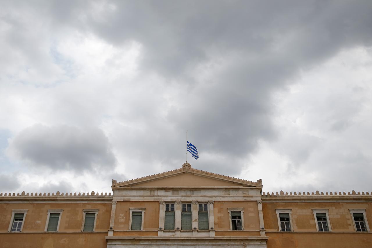 Rendimenti Grecia più bassi dei BTp