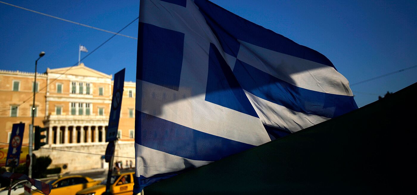 Bond Grecia, riapertura di due scadenze