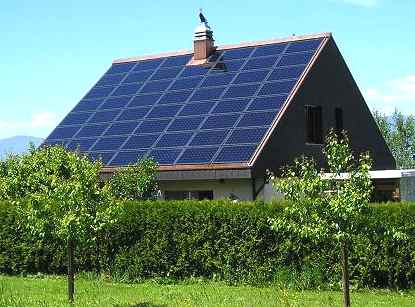 Affittare il tetto di casa o d'azienda per impianto fotovoltaico e ottenere l'energia gratis: ecco come fare e se conviene.