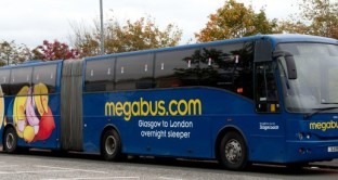 Sbarcano anche in Italia i Bus low cost a 1 euro. La società Megabus mette a disposizione 23 autobus ultramoderni in 13 città italiane.