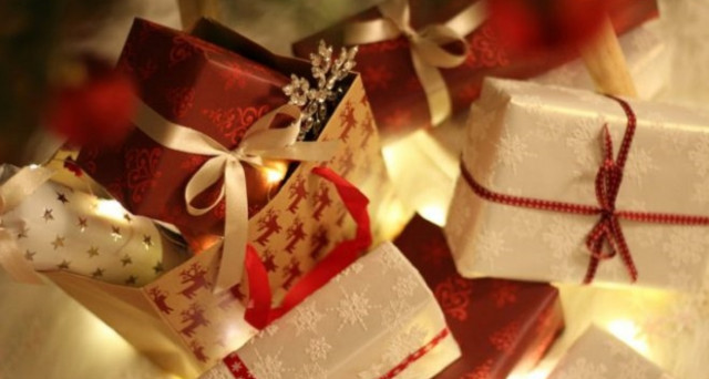 Regali di Natale 2017: quanto si spenderà e sopratutto per chi? Quali saranno i regali più gettonati e quelli più odiati? Ecco le info secondo il rapporto di eBay e Tns.