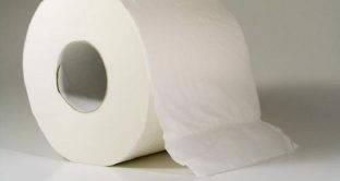 Si parla di consumi di circa 4 chili di carta igienica pro-capite: gli sprechi e l’impatto ambientale. Come ridurre i consumi e risparmiare.