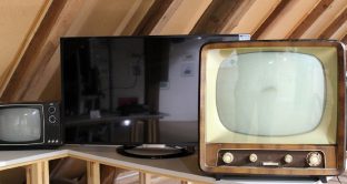 Il mercato dei televisori è davvero inarrestabile: ecco come risparmiare.