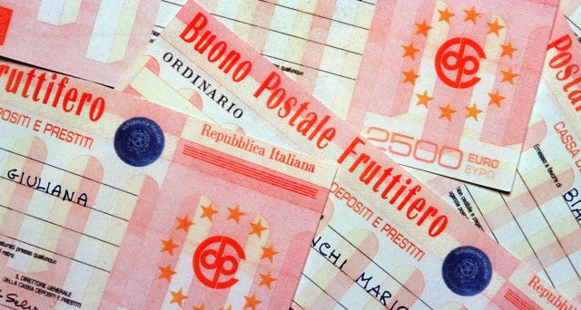 Investire in poste italiane: i buoni fruttiferi postali o i libretti di risparmio?