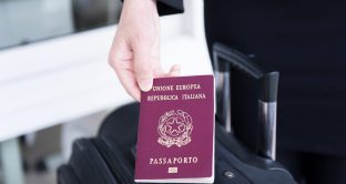 Passaporto italiano, perché è tra i più cari d’Europa e come ridurre il costo?
