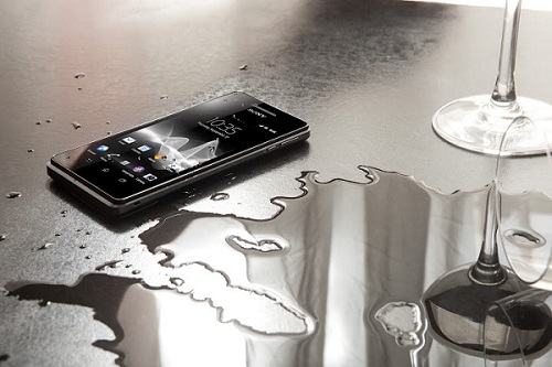 Recensire Sony Xperia V significa mettere alla luce pregi e difetti di questo interessante smartphone Android con connettività LTE. Il risultato finale? Leggete questa recensione per farvi un'idea migliore e più completa. 