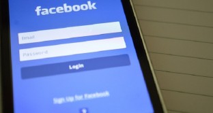 Facebook sta subendo qualche emorragia di aggiornamenti, condivisioni e iscrizioni: per questo motivo sta correndo ai ripari. 