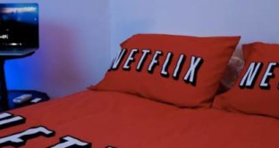 Netflix (e non solo) incide sulla vostra vita sessuale: i sorprendenti risultati di uno studio