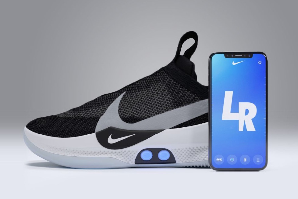 Cambiable Charlotte Bronte Esquivo Nike lancia le scarpe di Ritorno al Futuro, si allacciano da sole e le  regoli con un'app -