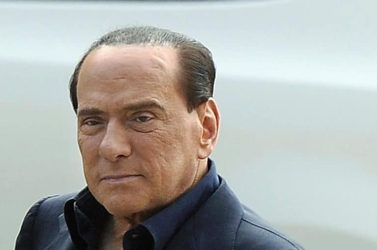Comunicato stampa Aduc Berlusconi e il baratro Roma, 7 Dicembre 2012. Oggi l’Italia e’ sull’orlo del baratro, dichiara l’on. Silvio Berlusconi. Vediamo. Governo Prodi. Quando lascia, nel 2008, lo spred e’ a 40 e il debito al 105%. Governo Berlusconi. Quando lascia, nel 2011, lo spred e’ a 574 e il debito al 120%. Chi ha condotto l’Italia sull’orlo del baratro? Primo Mastrantoni, segretario Aduc