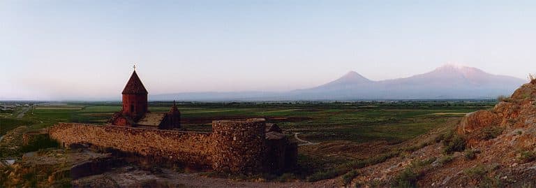 Anche il piccolo stato caucasico batte cassa e lancia un titolo di stato settennale per investitori istituzionali. Una buona alternativa per diversificare, ma i rischi sembrano ancora elevati