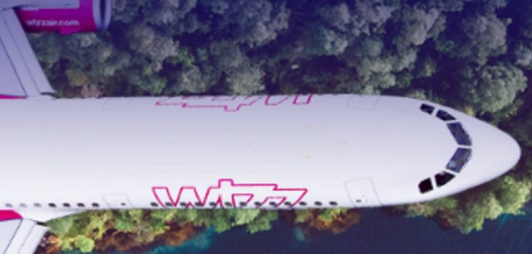 Volare low cost con abbonamento Wizzair.