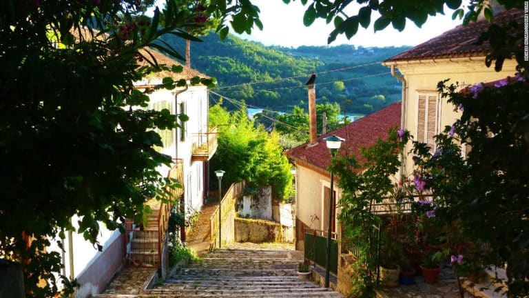 Come funziona il contributo di 150 euro per l’affitto delle case a Teora, lo scopo è ripopolare il borgo dell'Irpinia.