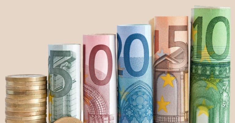 Divieto pagamento stipendio in contanti: non vale per rimborsi spese vitto e alloggio, tranne in un caso. Ecco cosa sapere per essere in regola.