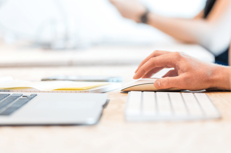 Infratel Italia SPA ha fornito dei chiarimenti in merito ai requisiti minimi che dovranno avere i tablet e i pc resi ai beneficiari grazie al Bonus 500 euro