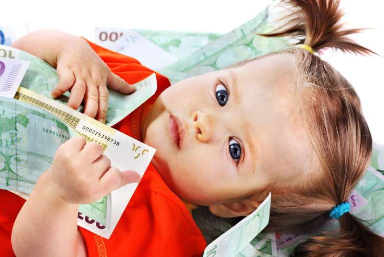 Bonus figli per gli avvocati, ecco i bandi della Cassa Forense a sostegno della genitorialità.